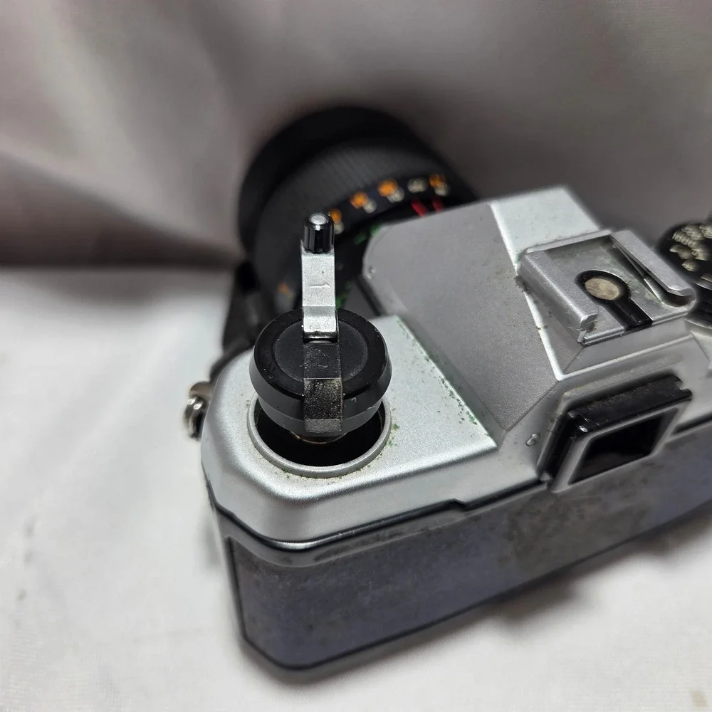 Yashica FX-7 35mm SLR Film Camera with ML Zoom 42-75mm 1:3.5-4.5 Lens Untested